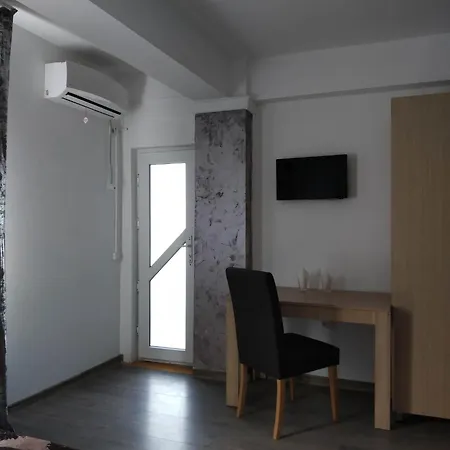 Casa De Vacanta Mari Gazde/Camere de închiriat