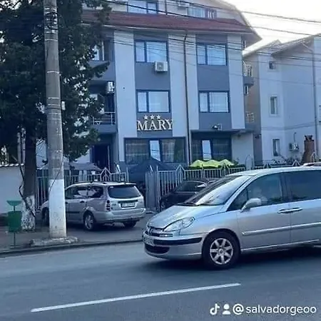 Gazde/Camere de închiriat Casa De Vacanta Mari *