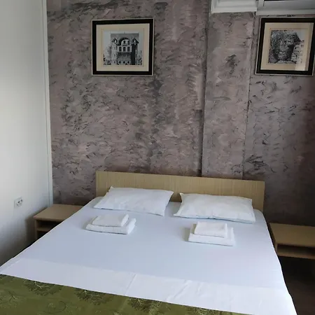 Casa De Vacanta Mari Homestay *